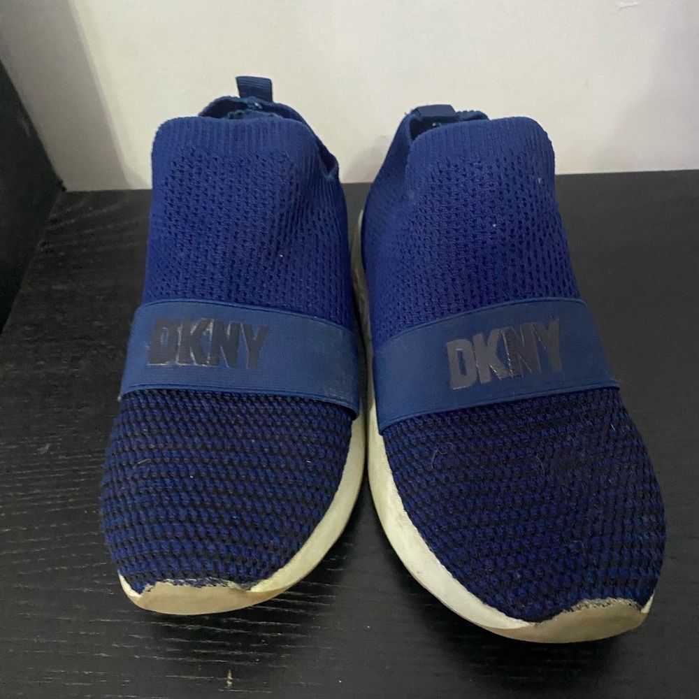 DKNY Boys Slip On Sneakers shoes Navy Size 5 - Picture 2 of 5
